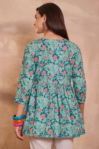 Women cotton blend blue floral regular tops
