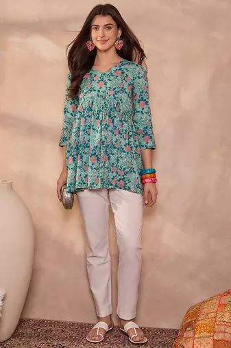 Women cotton blend blue floral regular tops