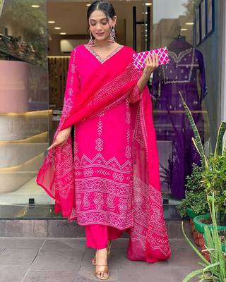 Pink colour kurati heavy silk fabric with digital printed 2