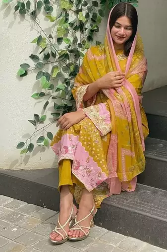 Yellow colour pakistani printed kurati print with embroidery set