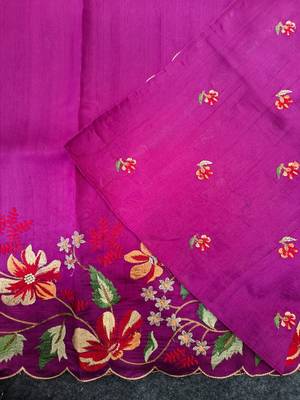 Pink matka silk saree with heavy floral embroidery border with running blouse 3