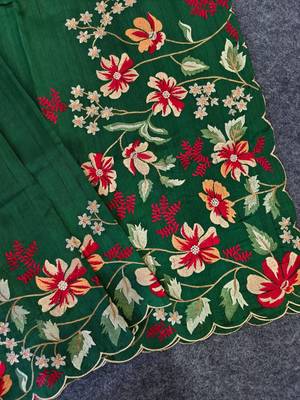 Green matka silk saree with heavy floral embroidery border with running blouse 2