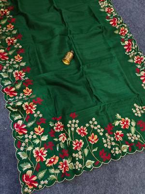 Green matka silk saree with heavy floral embroidery border with running blouse 3