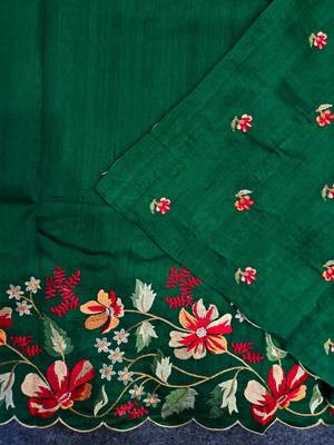 Green matka silk saree with heavy floral embroidery border with running blouse 4