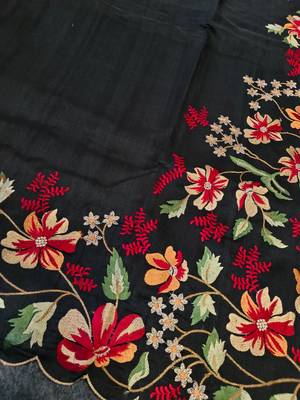 Black matka silk saree with heavy floral embroidery border with running blouse 2