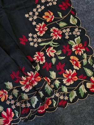 Black matka silk saree with heavy floral embroidery border with running blouse 4