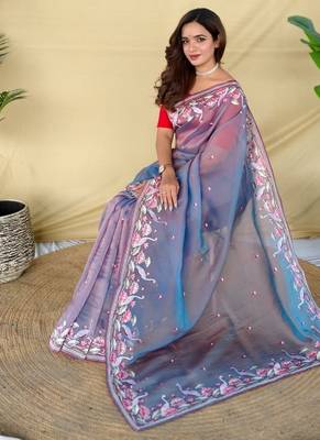 Grey royal gabanna silk saree woven in a shiny dual tone finish 3