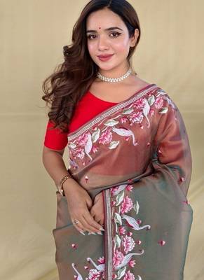 green royal gabanna silk saree woven in a shiny dual tone finish 2