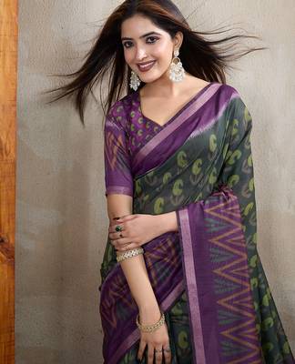 Grey printed art silk designer pallu saree 4