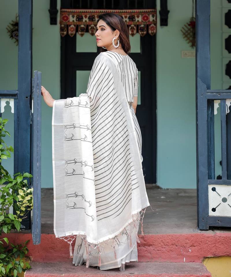 White printed art silk designer pallu saree