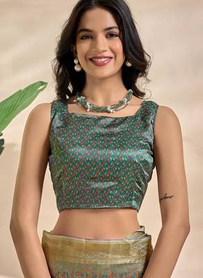 Green printed art silk designer pallu saree 5