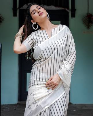 White printed art silk designer pallu saree 4