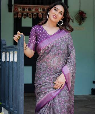 Grey printed art silk designer pallu saree 5