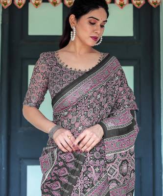 Black printed art silk designer pallu saree 4