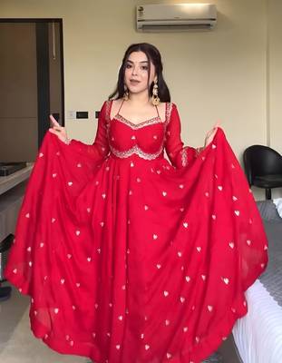 Red georgette sequin embroidery kurta pant set with embroidered georgette dupatta 3
