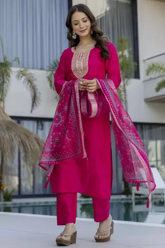 Pink chanderi silk sequin round neck kurta pant set with jacquard organza dupatta