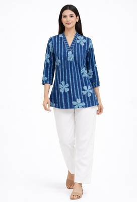 Blue printed cotton hip length short kurta 1