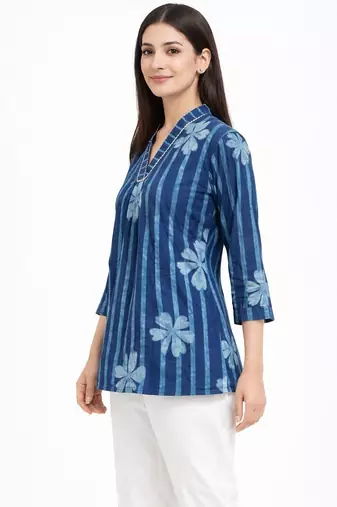 Blue printed cotton hip length short kurta