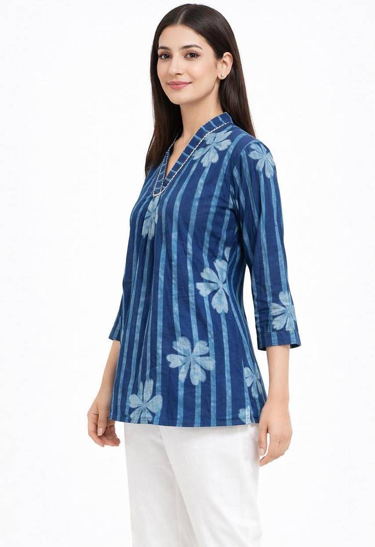 Blue printed cotton hip length short kurta