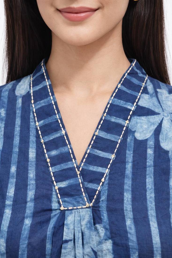 Blue printed cotton hip length short kurta