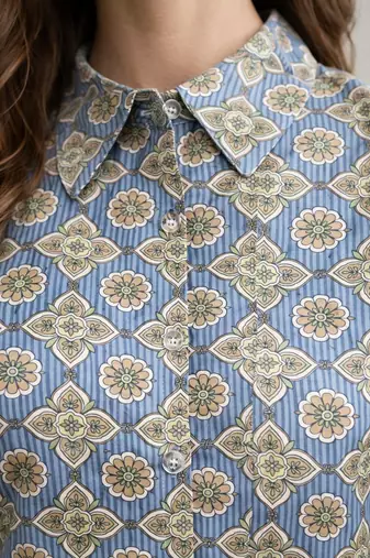 Blue  printed  cotton hip length full sleeves shirt