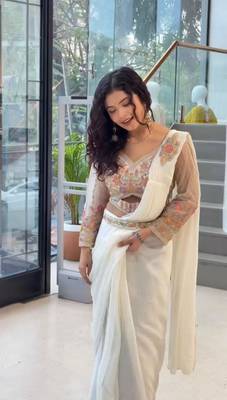 Cream georgette embroidered saree 4