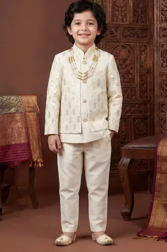 Boys off white cotton silk geometric embroidered sherwani set with jacket & necklace