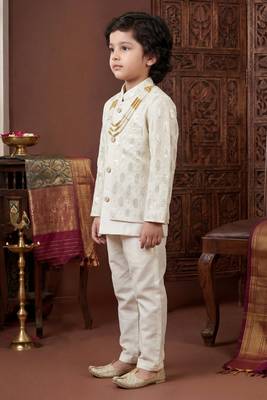 Boys off white cotton silk geometric embroidered sherwani set with jacket & necklace 4