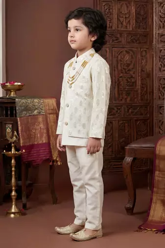 Boys off white cotton silk geometric embroidered sherwani set with jacket & necklace