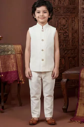 Boys off white cotton silk geometric embroidered sherwani set with jacket & necklace