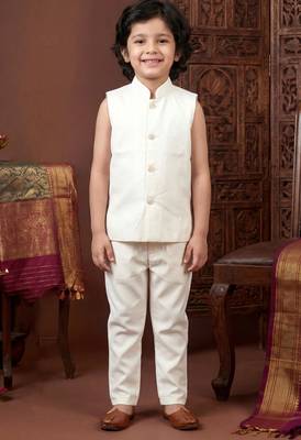 Boys off white satin chevron sequined sherwani set with jacket & necklace 5
