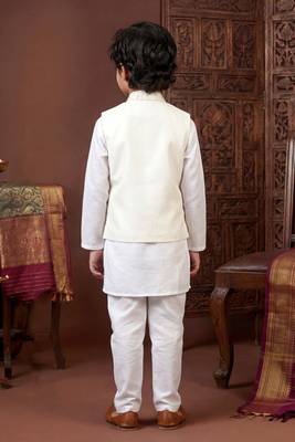 Boys white satin embroidered kurta pant set with waistcoat & necklace 2