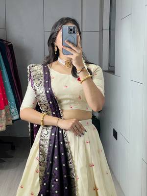 Dark Purple Color Zari Weaving Work With Flower Work On Boarder Paithani Silk Lehenga Choli With Unstitched Blouse 4