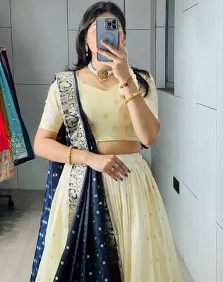 Navy-blue Color Zari Weaving Work Paithani Silk Lehenga Choli With Unstitched Blouse 4