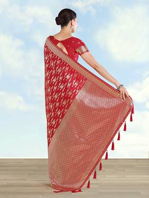 Red banarasi silk blend zari woven saree 4