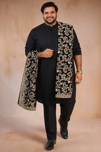 Men black velvet thread work dupatta