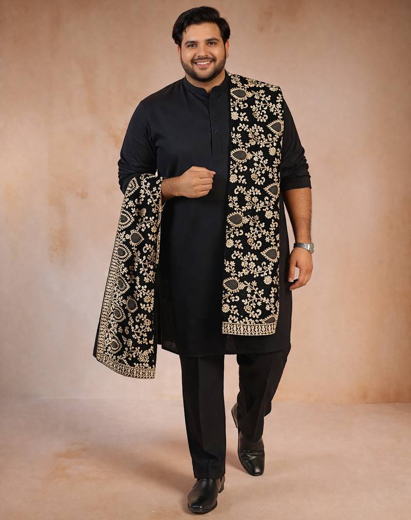 Men black velvet thread work dupatta