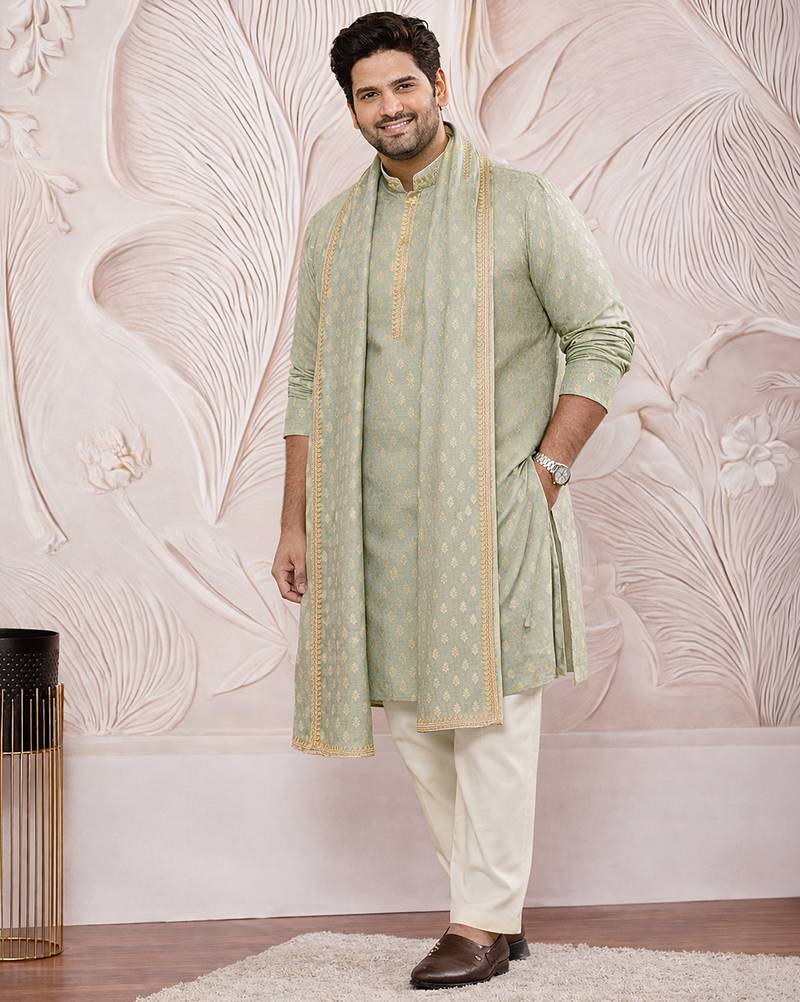 Men green silk blend jacquard dupatta with lace border