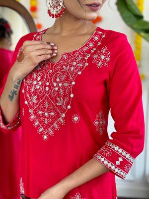 Trading red festival kurati pent with dupatta set 4