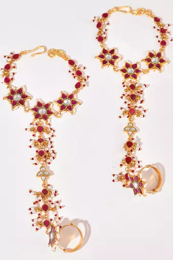 Gold plated kundan red stones hathphool