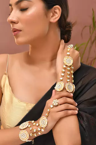 Gold plated kundan hathphool