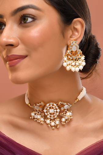Gold plated kundan choker set