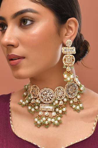 Gold plated kundan necklace set