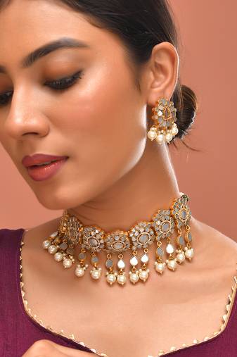 Gold plated kundan choker set