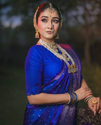 Royal blue silk blend banarasi saree with unstitched blouse piece 9