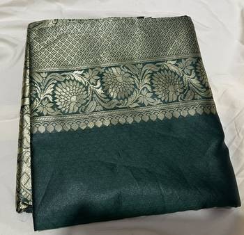 Green silk blend banarasi saree with unstitched blouse piece 6