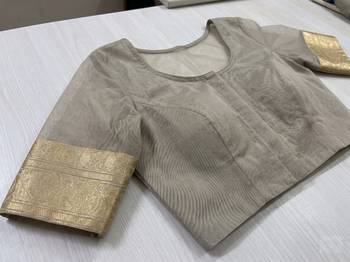White linen slub jaquard designer saree with blouse 5