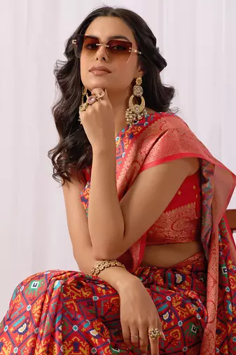 Red patola weaving lichi silk saree with broad border | hand-woven traditional patola saree with matching blouse