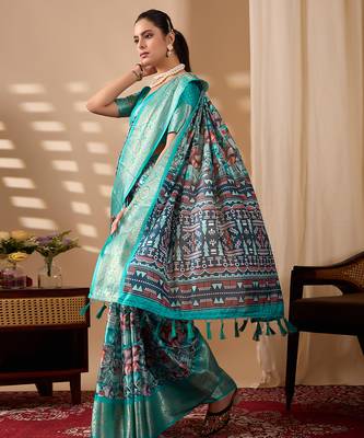Turquoise green lichi silk saree with abstract & floral digital print and rich zari woven border with designer blouse 2