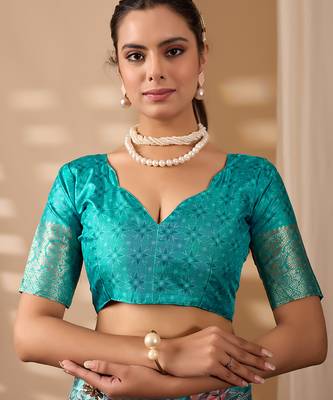 Turquoise green lichi silk saree with abstract & floral digital print and rich zari woven border with designer blouse 5